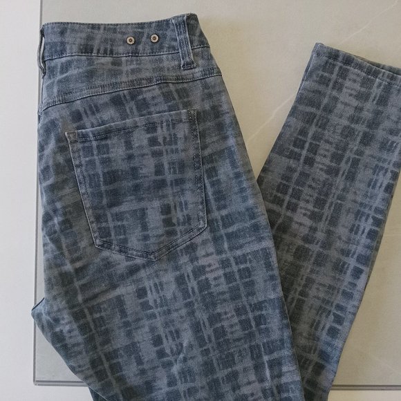 CABI | Grid Skinny Jean - Picture 3 of 15